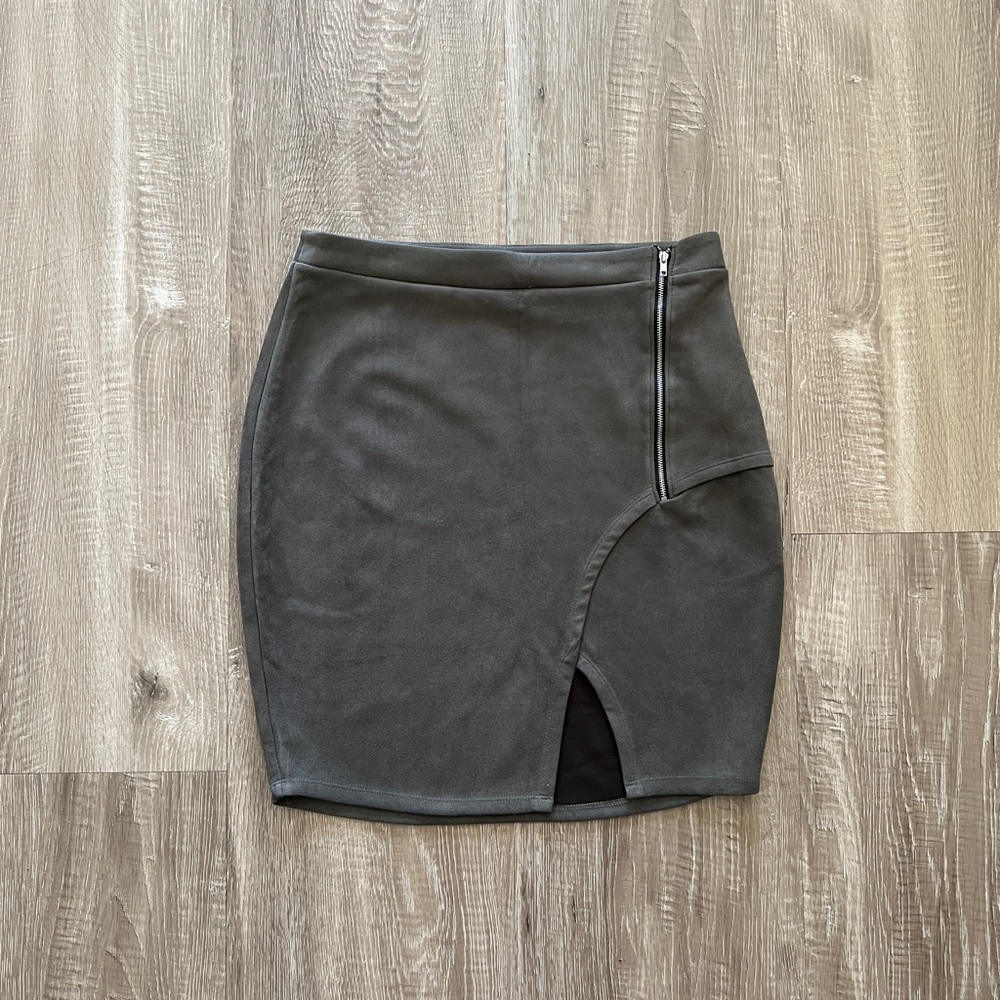 Soft Velvet-like Skirt